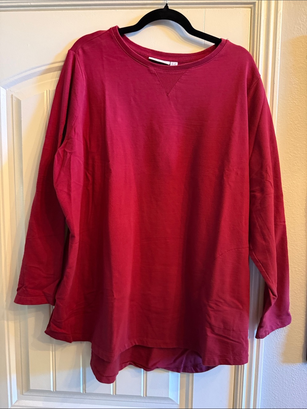 Relaxed Crewneck Sweatshirt in Deep Raspberry